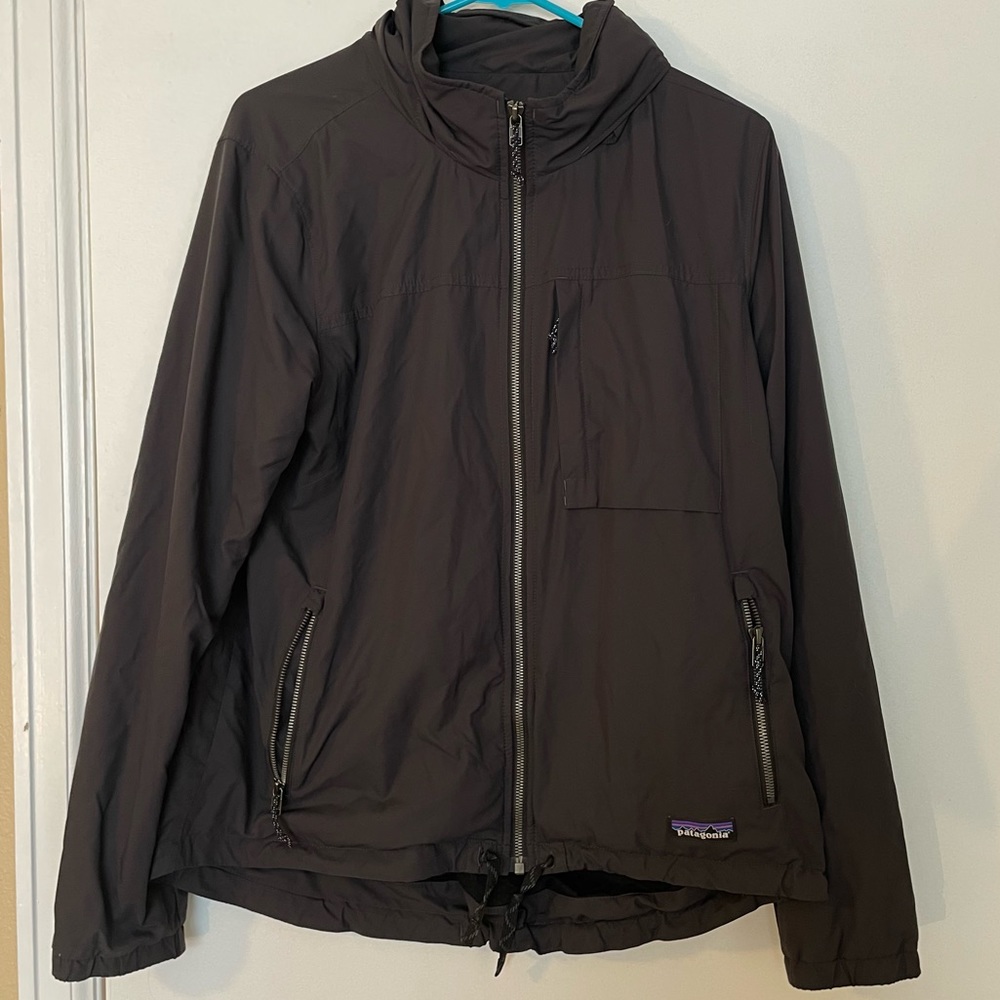 Patagonia Women’s lightweight soft shell jacket size large